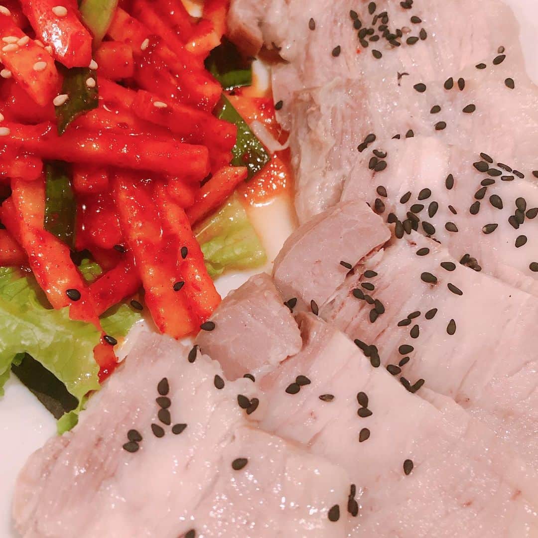 阿部洋子さんのインスタグラム写真 - (阿部洋子Instagram)「🐽 #肉会  #打ち上げ  #サムギョプサル #美味しゅうございました  #焼肉」5月18日 16時37分 - hirocoring