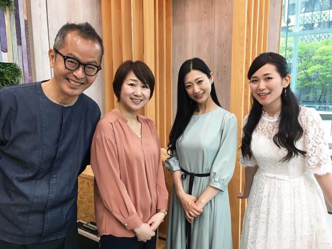 ティーナ・カリーナのインスタグラム：「「すずめ踊りでゴジだっちゃ！」公開生放送、 聴いてくださった皆様、 そして会場にお越しくださった皆様ありがとうございました😆‼️ 壇蜜さんの「しもた」の朗読からの歌唱、ドキドキしました〜🥰 5年経ってまたこうしてお仕事でききる日がくるなんて‼️ もう、胸がいっぱいです😊  杉尾さん、星川さん、仙水神船組さん、伊達木遣り会の皆様もありがとうございました✨✨ #壇蜜 さん #ゴジ #しもた」