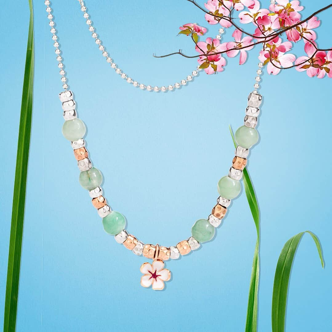 ドドさんのインスタグラム写真 - (ドドInstagram)「The scent of flowers is already in the air… get ready to dive into the charming world of nature, with the new DoDo Nature collection. Come and discover it at the Orticola event in Milan until tomorrow 19 May. #dodojewels #dodocharm #dodonature #cherryblossom #iodonnaXdodo #naturecollection」5月18日 16時56分 - dodojewels