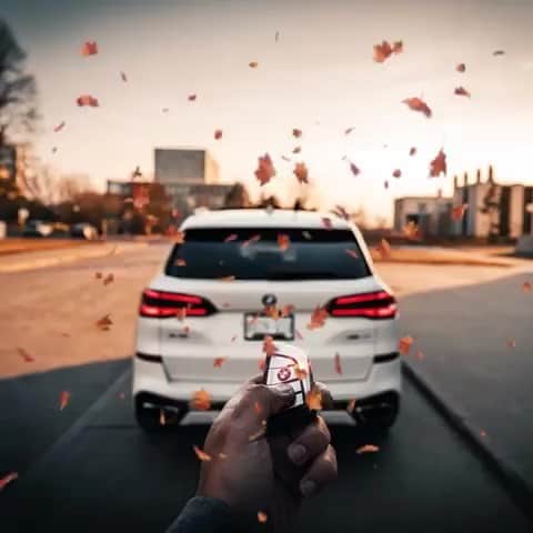 BMWのインスタグラム：「A journey of a thousand miles begins with a single step, open the door. The BMW X5. #BMWrepost @da.green.machine #BMW #X5」