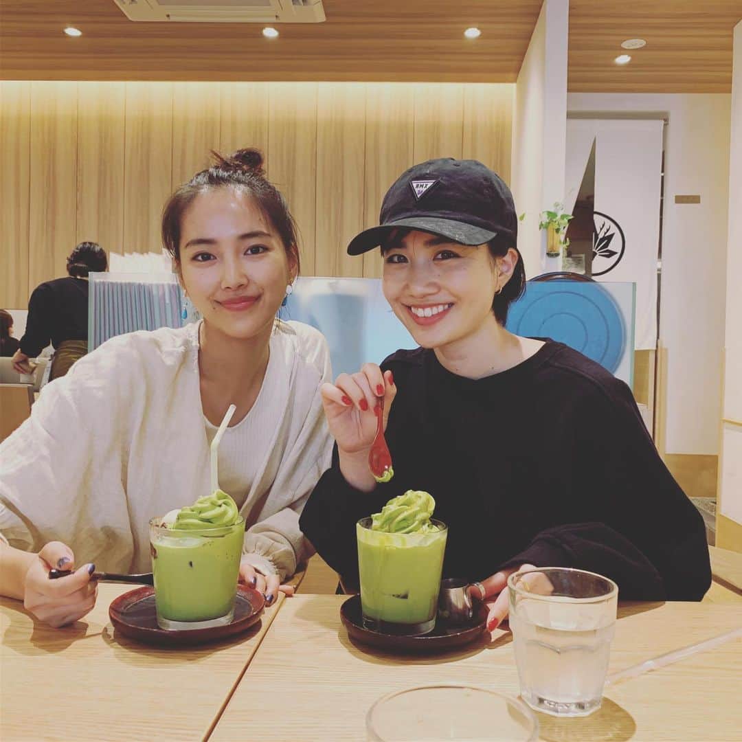のインスタグラム：「香織ちゃんと抹茶🦔🦔」