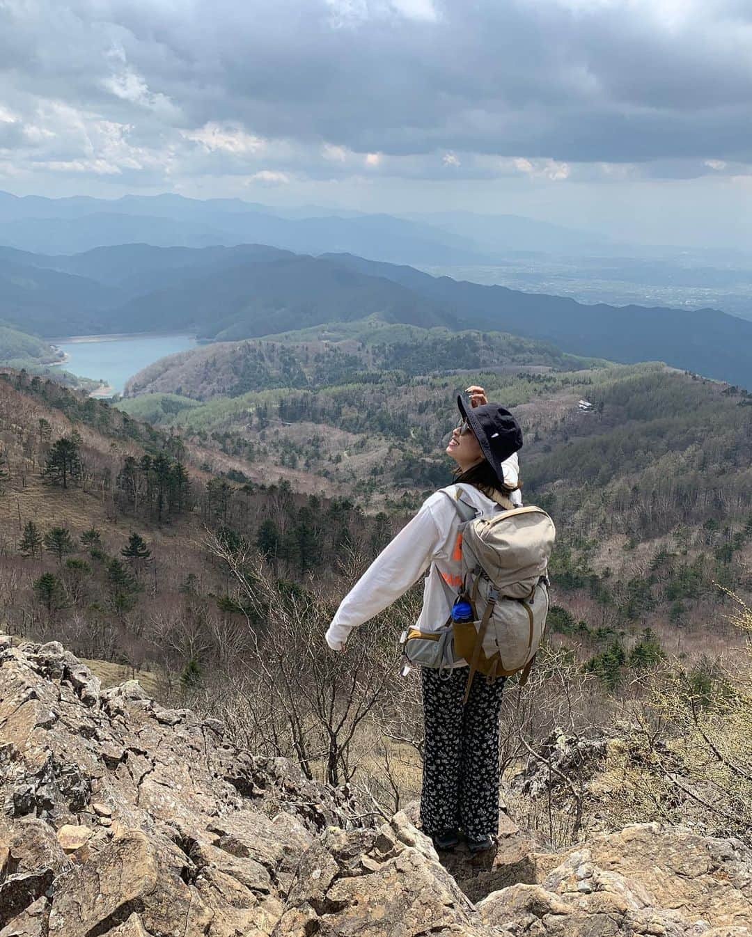 Rihwaさんのインスタグラム写真 - (RihwaInstagram)「大菩薩嶺⛰🌸🐍🌳🍃🌞🌼💖 春の登山⛰🥾💕🌸 #Rihwa #bestie #bff #三原勇希 @yuukimeehaa  #登山 #山登り #大菩薩嶺 #大菩薩峠 #2057m #山梨」5月18日 17時12分 - rihwa_official