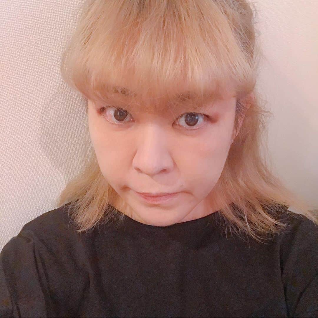 日暮愛葉さんのインスタグラム写真 - (日暮愛葉Instagram)「久しぶりにお出かけ用メイク 目じりにピンクを入れてみました。 ワクワクー😍」5月18日 17時20分 - aiha_higurashi