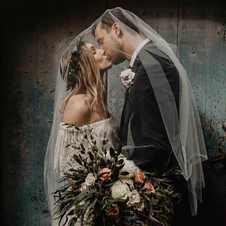 HappyWedding.Lifeさんのインスタグラム写真 - (HappyWedding.LifeInstagram)「พรีเวดดิ้งสุดหวาน . . Get more inspiration 🔽 https://happywedding.life/th/wedding-photo-studio 🔍 พรีเวดดิ้ง . . #preweddingcreative #happywedding #happyweddinglifeth #happyweddingth #thailand #wedding #inspiration #love #shoot #Weddingphoto #Weddingstudio #Weddingphotographer #prewedding #weddinginspiration #photoinspiration #ไอเดียพรีเวดดิ้ง #มุมพรีเวดดิ้ง #ถ่ายพรีเวดดิ้ง #ช่างภาพแต่งงาน #จัดอันดับช่างภาพแต่งงาน #ช่างภาพพรีเวดดิ้ง #พรีเวดดิ้ง #ช่างภาพ #ภาพแต่งงาน #รูปแต่งงาน #ช่างภาพ #weddingforward #bridalfashion #weddinggoals . . nice idea via >> @weddingphotoinspiration」5月18日 17時35分 - happywedding.life