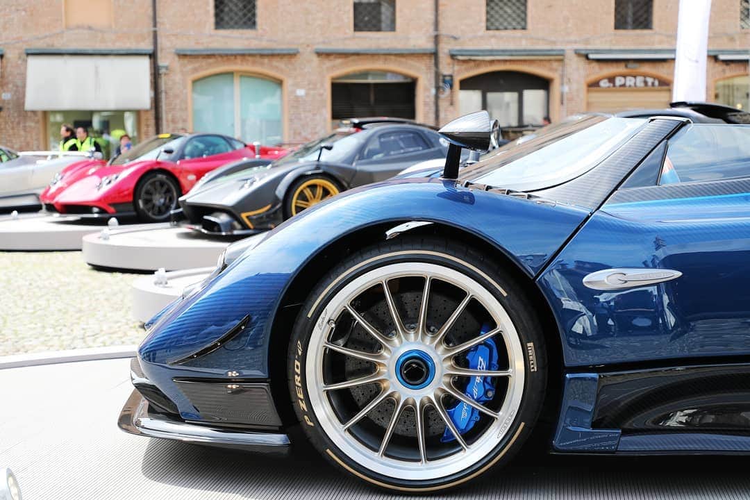 パガーニ・アウトモビリのインスタグラム：「Five of the most symbolic Pagani creatures, this is the #zondacollection on display at the @motorvalleyofficial Fest.  #MotorValleyFest #pagani #zonda #zondahpbarchetta #zonda20 #zonda20anniversary」