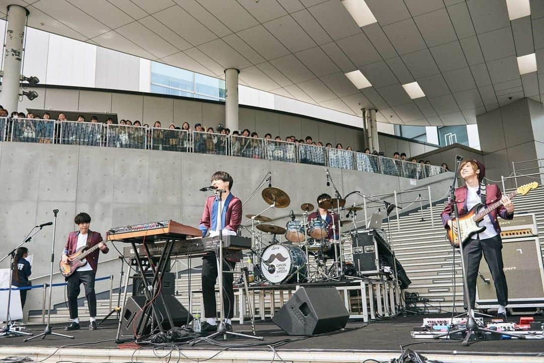 Official髭男dismさんのインスタグラム写真 - (Official髭男dismInstagram)「「Pretender」 Release Free Live @ Divercity Tokyo Plaza  Thank you for coming!  Photo by @seiya_uehara」5月18日 17時50分 - officialhigedandism