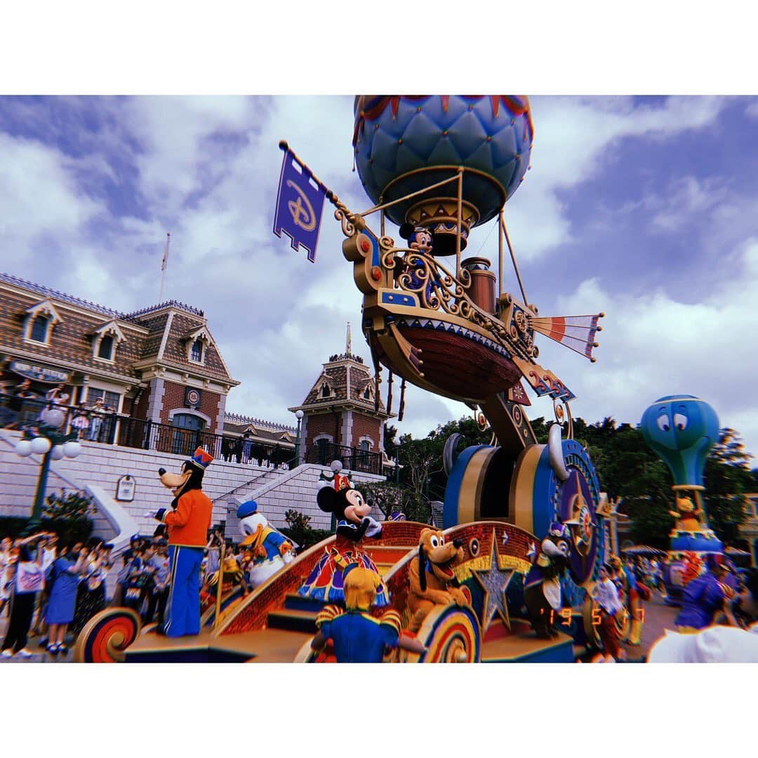 松井貴香さんのインスタグラム写真 - (松井貴香Instagram)「- - Hong Kong Disney🏰❤️ - - 小さい時ぶりだったから楽しかったー！ - #0518 #香港 #香港ディズニーランド  #トイストーリー #マーベル #アントマン #人少なくて最高 #でも暑かったぁぁぁぁ #hongkong #hongkongdisneyland  #disneyland  #antman  #marvel  #toystory  #fun #me #smile #followme  #like4like  #instagood」5月18日 18時05分 - kiko414_m