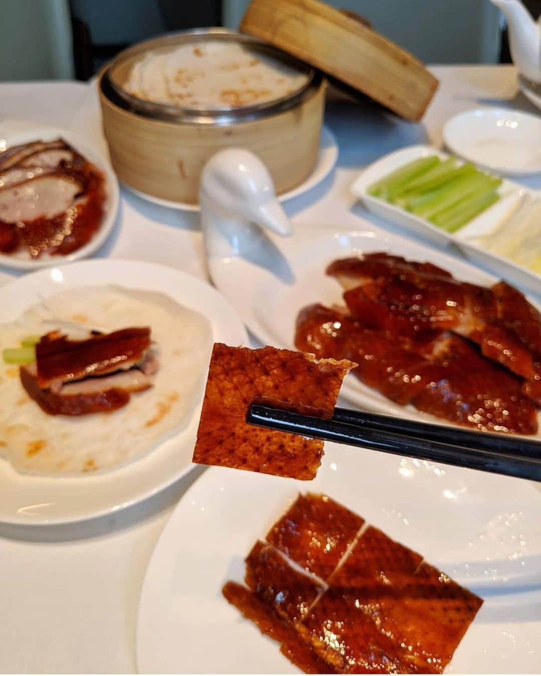 @LONDON | TAG #THISISLONDONさんのインスタグラム写真 - (@LONDON | TAG #THISISLONDONInstagram)「@clerkenwellboyec1 says... WOW! Probably THE BEST #PekingDuck in #London right now! 🙌🏻 Head down to @imperialtreasureuk for a taste of authentic roasted duck (same traditional recipe and method as their 2-Michelin starred restaurant in #Shanghai) ...served with freshly made pancakes alongside their fantastic #DimSum menu (including *THOSE* oozy custard buns) ~ They've just launched a great lunch deal too, so TAG your #dumpling crew, pre-order the duck and GO!!! 🔥🍗🌿🥟🥠🌠🇨🇳 . . . @michelinguide #Michelin #PekingDuck Invite #ThisIsLondon #LondonFood」5月18日 18時05分 - london