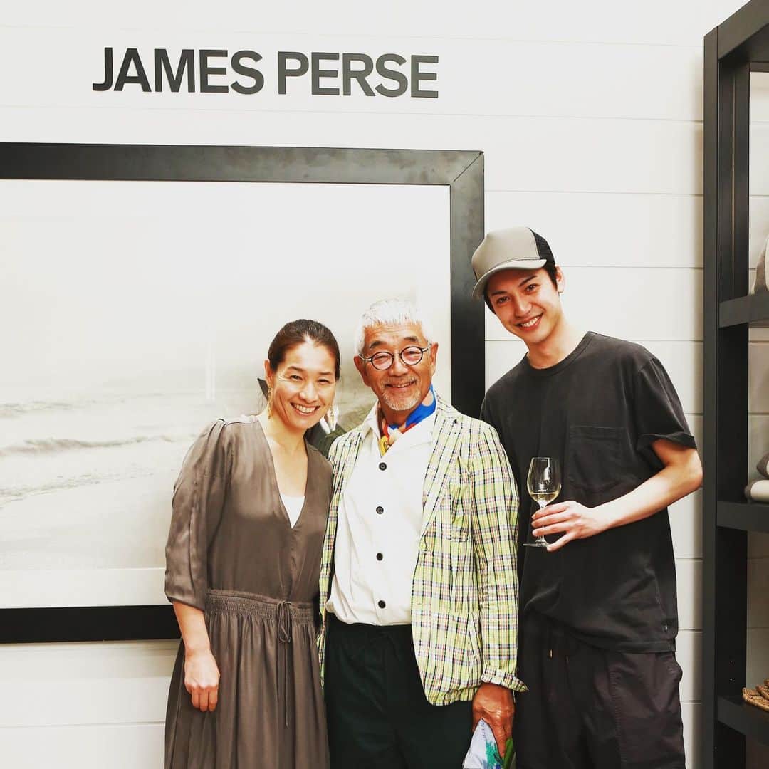 伊達公子さんのインスタグラム写真 - (伊達公子Instagram)「JAMESPERSE のPOP UP STORE OPENING PARTYに15日（水）行ってきました。代官山T-SITE GARDEN GALLERYで21日（火）までやってます！ 先日、着ていたお洋服はJAMESPERSE のもの。 俳優の大野拓郎さんには初めてお会いし、さまざまな方々と久々の再会ができたりで楽しかった！ #伊達公子 #kimikodate #テニス  #tennis #tennisplayer #instatennis #テニスプレイヤー  #jamesperse #ジェームスパース」5月18日 18時06分 - kimiko.date