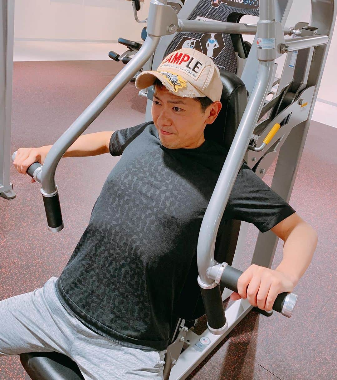 上坂嵩さんのインスタグラム写真 - (上坂嵩Instagram)「約4ヶ月にジムへ！！💪 久しぶりのトレーニングにヘトヘトです🤣笑  #ジム #エナジー #energy #メーテレ #ドデスカ #アナウンサー #上坂嵩」5月18日 18時07分 - takashi_uesaka_nbn