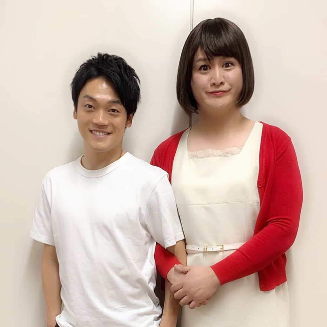 福島善成さんのインスタグラム写真 - (福島善成Instagram)「おばたのお兄さんとフジテレビアナウンサー山崎夕貴です🎤 浮気されたけど今は激烈ラブラブだよ💕夫婦ってそんなもんだよ💗おばおに大好き👨‍❤️‍👨 #おばたのお兄さん  #山崎夕貴 様 #フジテレビ女子アナ の皆様 #ものまね紅白歌合戦  #御視聴ありがとうございました」5月18日 18時30分 - fukushimayoshinari