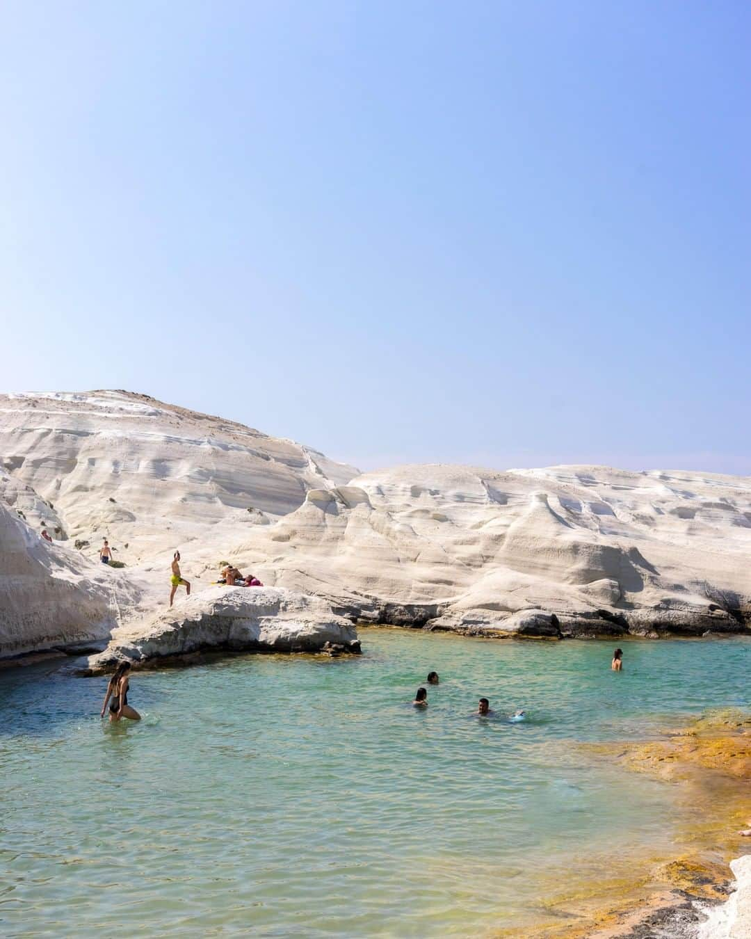 Lonely Planetさんのインスタグラム写真 - (Lonely PlanetInstagram)「'The #Cyclades consist of more than 200 volcanic islands in the Aegean Sea, many of them uninhabited. #Milos is one of the bigger and better-known islands. The 70+ beaches of Milos are quite diverse, ranging from tiny deserted bays to sprawling dunes of sand. Among them, #Sarakiniko on the island’s north shore is, by far, the biggest crowd-pleaser. Its otherworldly volcanic rock formations remind me of whimsical moonscapes, and its calm emerald waters are perfect for an after-hike dip.' – @insearchofperfect  #lpinstatakeover #lpPathfinders #Greece」5月18日 19時00分 - lonelyplanet