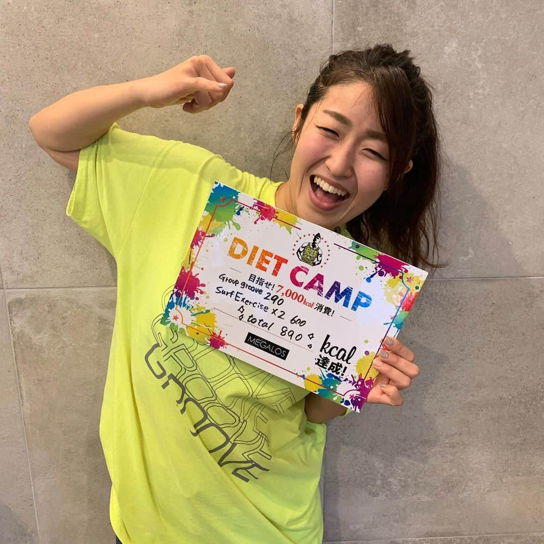 メガロス河原町三条店さんのインスタグラム写真 - (メガロス河原町三条店Instagram)「DIET CAMP! 目指せ7000kcal‼︎ 本日RIEとのtraining surf exercise〜Basic〜 300kcal surf exercise〜Total beauty〜 300kcal Group groove 60 290kcal total890kcal✨✨ さぁ皆さんは、どのくらい消費しましたか？ #メガロス河原町三条 #目指せ #7000kcal #女性専用ジム #シェイプアップ #ダイエットキャンプ」5月18日 19時01分 - megalos.kawaramachisanjo