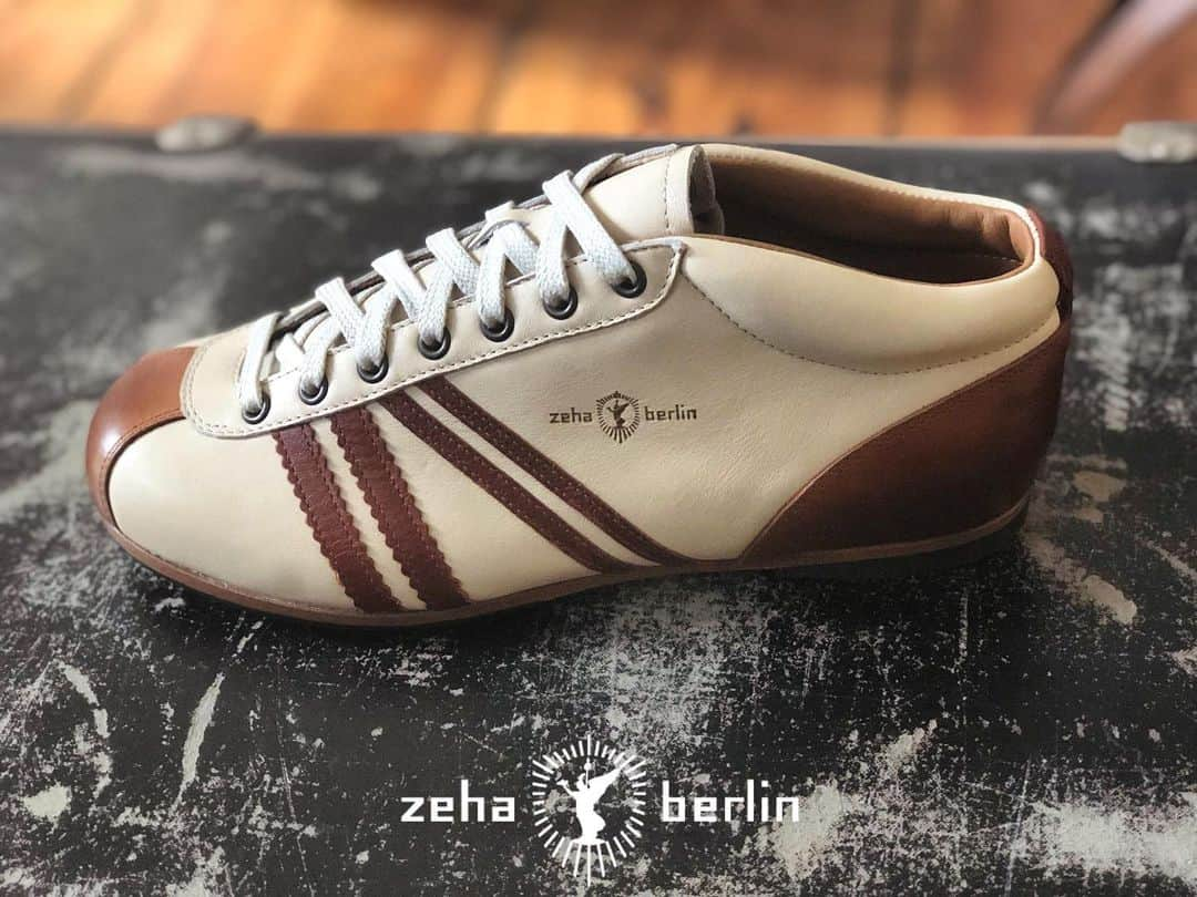 ツェハさんのインスタグラム写真 - (ツェハInstagram)「Carl Hässner LIGA New Collection Now ONLINE!!! #zehaberlin #carlhässner #liga #sneakers #photooftheday」5月18日 19時08分 - zehaberlin