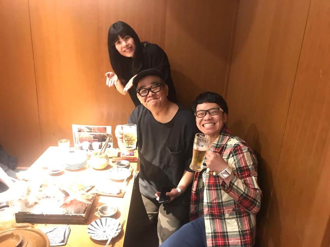 岡下雅典のインスタグラム：「兵動さんのトークライブに前説で呼んでもらった。 兵動さんの2時間トーク。 進学塾行ってるくらい勉強なりました。 打ち上げでもずっとおもろい話してた。はい。バケモンです。 7月に僕もトークライブします。 詳細はまた言います💋💋」
