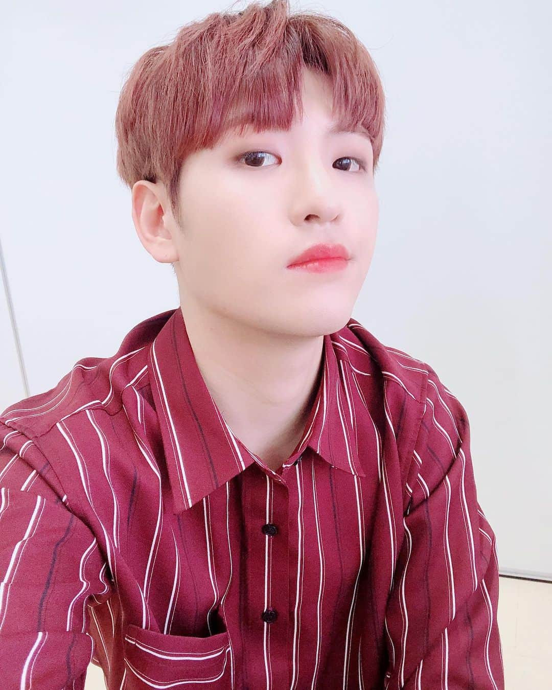 ヒョクジン のインスタグラム：「오늘의 혁진 💜」