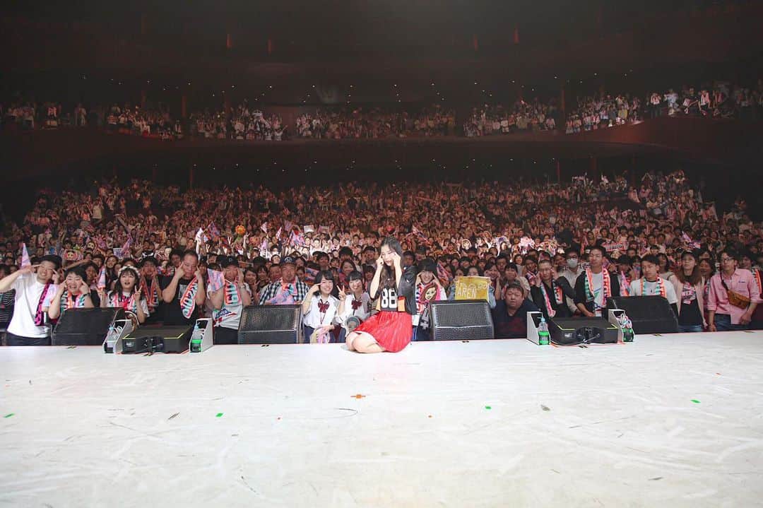 E.G.familyホールツアー「E.G.POWER」のインスタグラム：「. . E.G.POWER 2019 で開催‼️﻿﻿ 「全力！ご当地部！」🗾💫﻿﻿ ﻿. 「全力！北海道！」1日目の勝者は... 石井杏奈でした🌼 . 全力！「キタキツネ」ポーズで お客さんと記念撮影🦊💓 . E.G.POWER 2019では ご当地の「あるある」なお題を全力で表現する﻿﻿ 「全力！ご当地部！」を開催‼️﻿﻿ 勝者を決めるのは会場に来てくれた皆さんです😎 ﻿. 勝者は会場の皆さんと記念撮影📸💫 ﻿. 北海道公演2日目の勝者は誰になるかな？😆 お楽しみにー💕 ﻿. #全力ご当地部#北海道#勝者#石井杏奈#キタキツネ#EGPOWER #EGfamily #Egirls #Dream_Ami #Dream_Shizuka #Happiness #Flower #スダンナユズユリー #LDH」