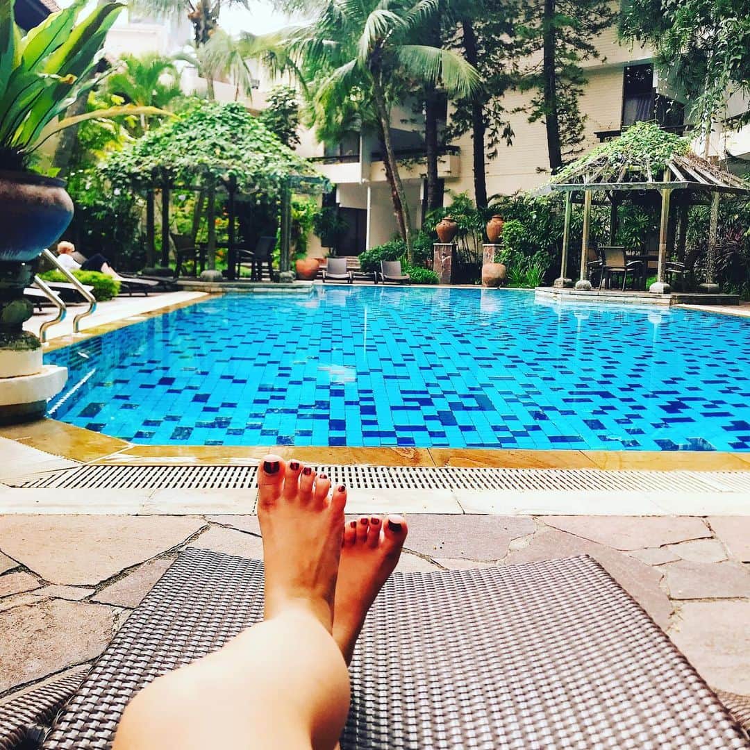 鈴木涼美さんのインスタグラム写真 - (鈴木涼美Instagram)「With beautiful weather, I had really good time in Good Wood Park Hotel, in Orchard. フロントに日本人のイケメンお兄さんがいたよ。 #goodwoodparkhotel #orchard #summerday #singapore #swimwear  #bikinigirl #titsandtats」5月18日 19時36分 - suzumisuzuki