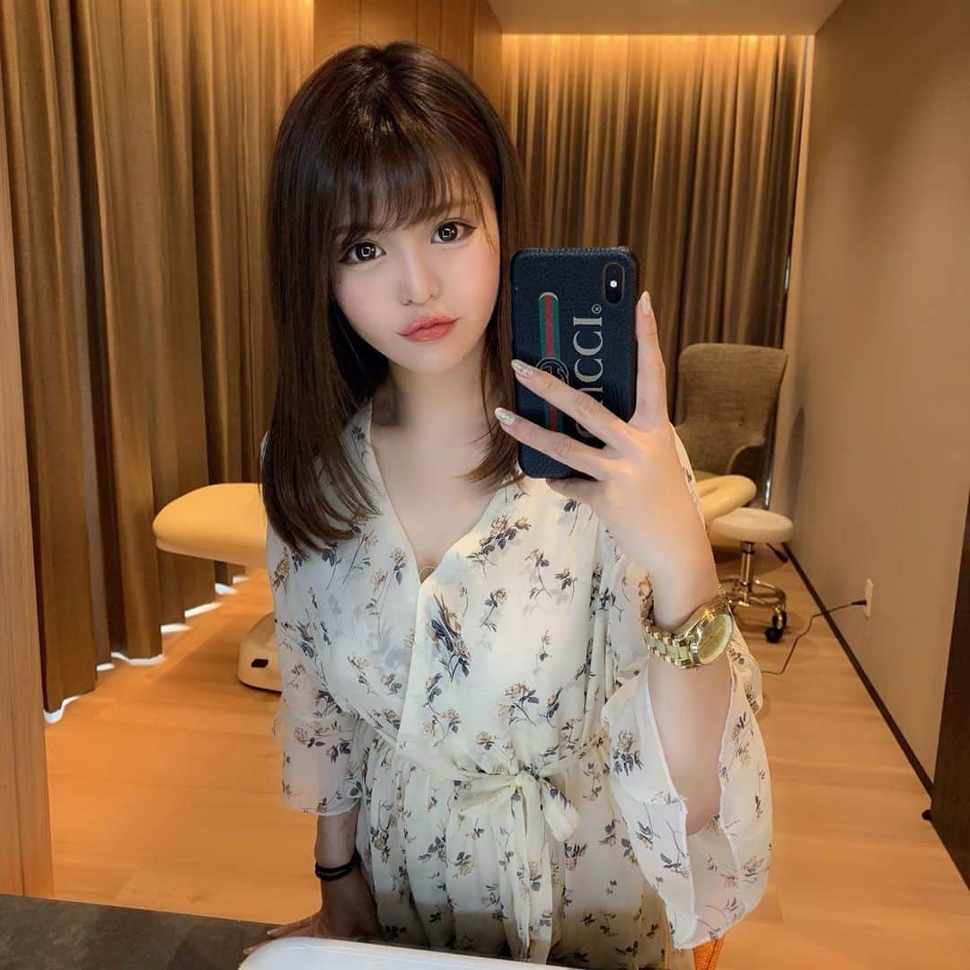 ななぴさんのインスタグラム写真 - (ななぴInstagram)「レジーナクリニックのプレオープンに﻿ ご招待頂き行ってきました💐﻿ ﻿ ﻿ 院内とても綺麗だったー🙂💓﻿ 個室VIPルームとかもあって﻿ テンション上がりました🥺✨﻿ ﻿ ﻿ わたしも脱毛は医療派🏥﻿ ﻿ ﻿ #レジーナクリニック #医療脱毛 #脱毛 #全身脱毛 #レジクリ #promotion ﻿」5月18日 19時52分 - __nanapgram__