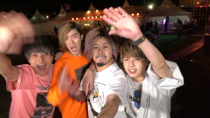 M-ON! MUSIC｜エムオンミュージックのインスタグラム：「﻿ ＼#メトロック2019／﻿﻿ ﻿ GREEN HILLのトリを務めたMY FIRST STORY！﻿ ライブ後の感想は？﻿ 「たのしいたけ🍄」﻿ ﻿ #たのしいたけ #MYFIRSTSTORY #Hiro #Teru #Nob #Kidz #monmusic #自撮り棒 #セルフィー #メトロック #METROCK #メトロック2019 #METROCK2019 #リアルタイムレポート #メトロック2019MMレポ #メトロック大阪 #動画﻿ @myfirststoryofficial」
