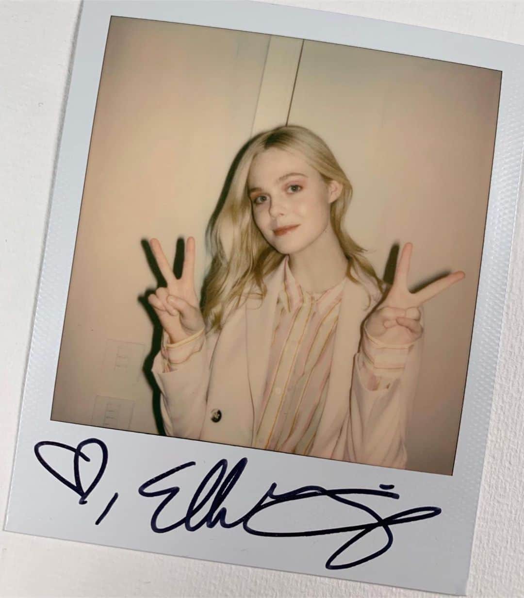 Vogue Parisさんのインスタグラム写真 - (Vogue ParisInstagram)「Polaroids from Cannes: @ElleFanning, here as a member of the jury de la Sélection Officielle. Stay tuned for her interview on Vogue Paris.  #Cannes2019 #ElleFanning」5月18日 20時00分 - voguefrance