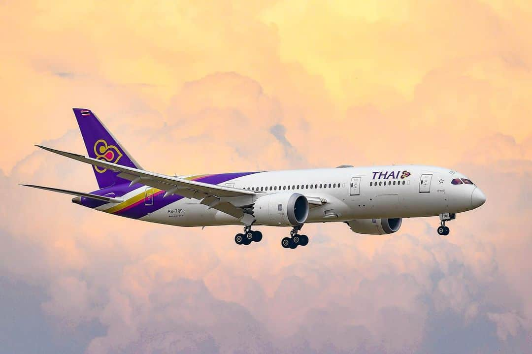 タイ航空さんのインスタグラム写真 - (タイ航空Instagram)「I somehow feel as if I’m flying upon an impressionistic painting. That must be because I’m the Dreamliner! . Photo Credit: @planespotter.bkk . #ThaiAirways #THAIB787 #Boeing787Dreamliner #Dreamliner」5月18日 20時20分 - thaiairways