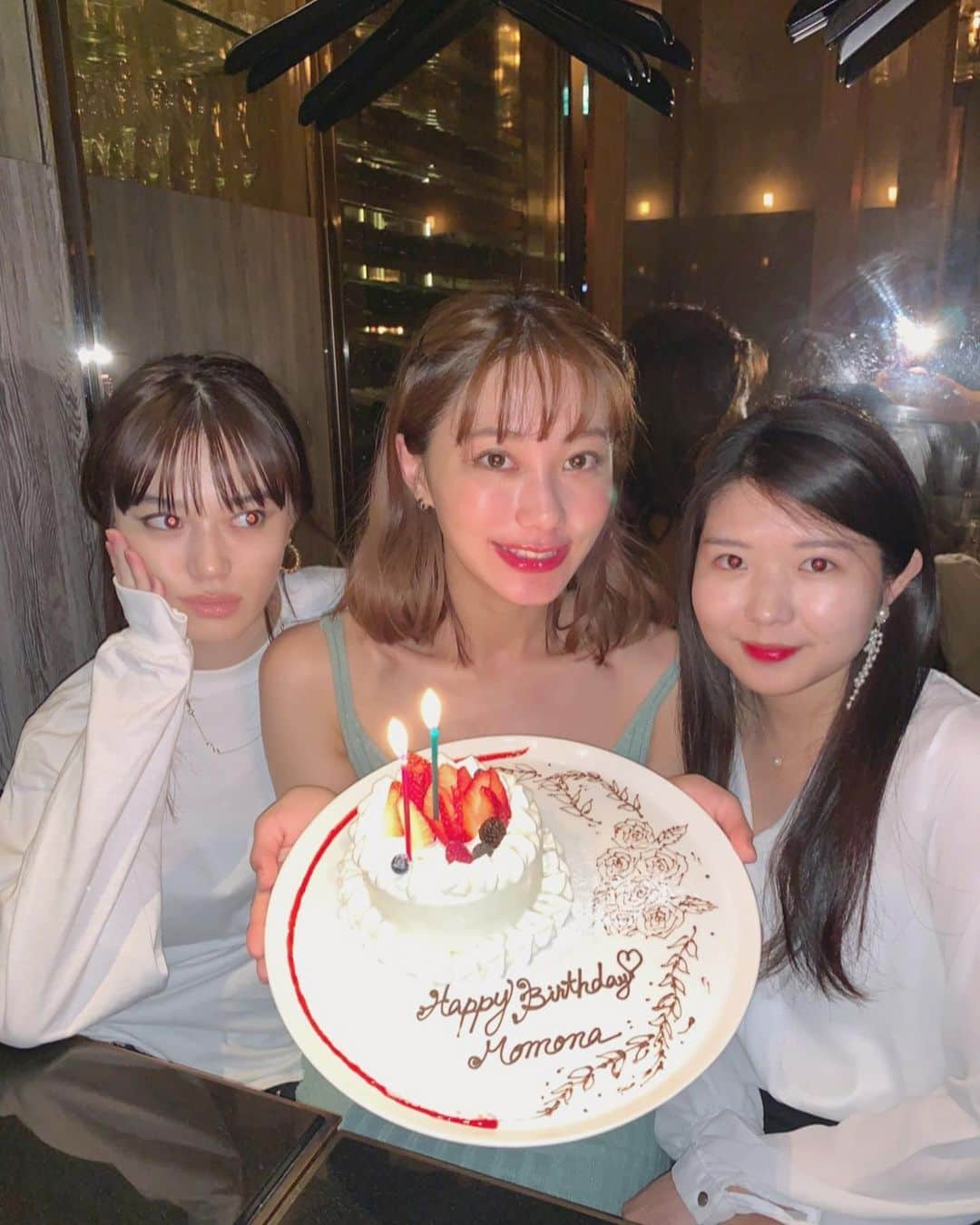 野崎智子さんのインスタグラム写真 - (野崎智子Instagram)「Happy birthday to my Momona💓 心の優しいももなが本当にだいすきだよ。 もうそろ8年くらいの仲だね🥺 ずーっと仲良くよろしくねっ！らぶ！ #mybestie  #love #momona」5月18日 20時23分 - tomoconozaki