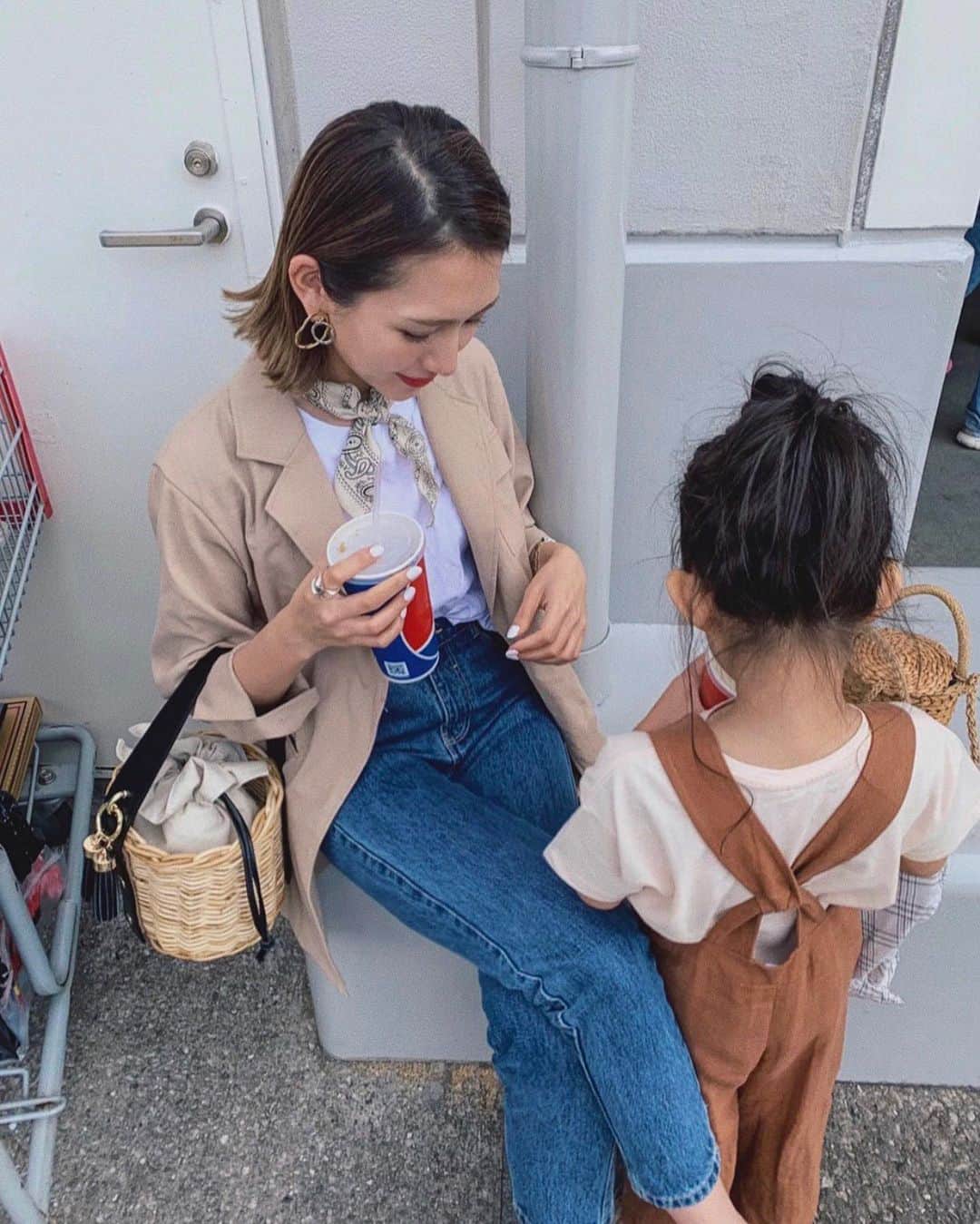 miheeさんのインスタグラム写真 - (miheeInstagram)「⋆⸜ ㅤ ㅤ COSTCO🛒お買い物🥤~♪♪🥐◟̆◞̆ ㅤ ㅤ jacket : @amerivintage  denim : @zara #zara bag : @amongout  ring : @do_la.official  ㅤ ㅤ」5月18日 20時29分 - __mihi__