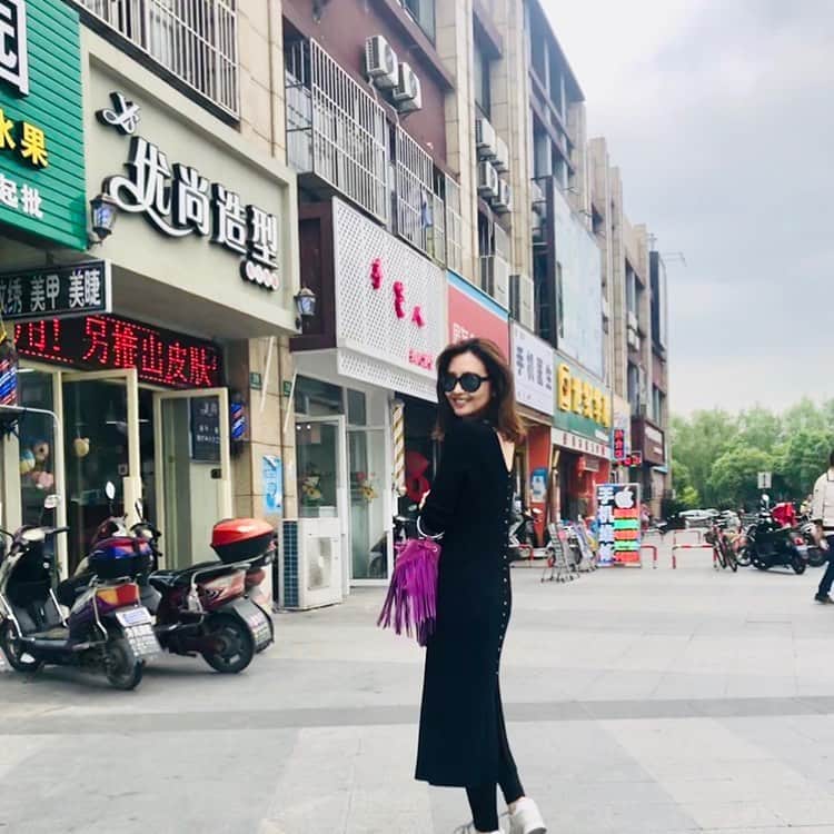 沢田ゆうのインスタグラム：「上海に来ております🇨🇳🎬 #shooting #shanghai」