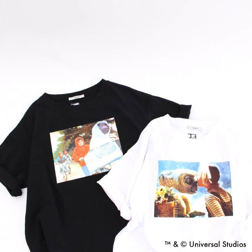 名古屋パルコさんのインスタグラム写真 - (名古屋パルコInstagram)「【西館4F プードゥドゥ】 E.T. Film Stills Print Tシャツ🌃 . 5/18（土）より、 ▪️ラフォーレ原宿店 ▫️名古屋PARCO店 ▪️HEP FIVE店 東名阪にある3店舗限定で、 E.T. Film Stills Print Tシャツを発売いたします！ 1982に公開されたE.T.と同じ年にPOU DOU DOUは設立されました。 . E.T. Film Stills Print Tシャツ ¥4,900＋tax color：off WHITE ＆BLACK . 映画のワンシーンをフロントに大きくプリントした存在感ある一枚です。 . ぜひお手にとってご覧ください。 スタッフ一同心よりお待ちしております。 お電話でのご予約・お問い合わせも承っておりますのでお気軽にお電話ください！ ☎️052-684-7810 （POU DOU DOU名古屋パルコ店直通) . . . #poudoudou #プードゥドゥ #et #イーティー #映画 #tシャツ #名古屋パルコ #名古屋PARCO #nagoyaparco #名古屋 #nagoya #栄 #矢場町」5月18日 20時32分 - parco_nagoya_official