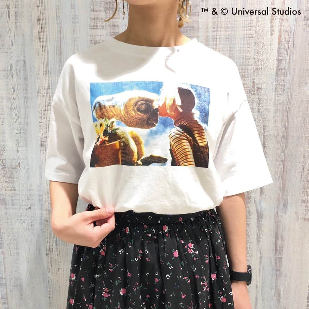 名古屋パルコさんのインスタグラム写真 - (名古屋パルコInstagram)「【西館4F プードゥドゥ】 E.T. Film Stills Print Tシャツ🌃 . 5/18（土）より、 ▪️ラフォーレ原宿店 ▫️名古屋PARCO店 ▪️HEP FIVE店 東名阪にある3店舗限定で、 E.T. Film Stills Print Tシャツを発売いたします！ 1982に公開されたE.T.と同じ年にPOU DOU DOUは設立されました。 . E.T. Film Stills Print Tシャツ ¥4,900＋tax color：off WHITE ＆BLACK . 映画のワンシーンをフロントに大きくプリントした存在感ある一枚です。 . ぜひお手にとってご覧ください。 スタッフ一同心よりお待ちしております。 お電話でのご予約・お問い合わせも承っておりますのでお気軽にお電話ください！ ☎️052-684-7810 （POU DOU DOU名古屋パルコ店直通) . . . #poudoudou #プードゥドゥ #et #イーティー #映画 #tシャツ #名古屋パルコ #名古屋PARCO #nagoyaparco #名古屋 #nagoya #栄 #矢場町」5月18日 20時32分 - parco_nagoya_official