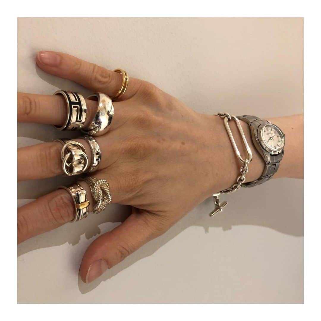 のインスタグラム：「【HIROB SOUTH NEWoMan新宿】 ﻿ ﻿ ☆Infomation☆﻿ 5/16～5/20﻿ LUMINE CARD10％OFFキャンペーン﻿ 開催中です☆﻿ ﻿ Vintage Accessories -HERMES-﻿ 豊富にご用意しております。﻿ ﻿ 是非お越しくださいませ。﻿ （03-5379-9372）﻿ ﻿ #baycrews ﻿ #hermes﻿ #vintagehermes﻿ #hirobsouth﻿ #hirob﻿ #vintageaccessories﻿ ﻿ #ヴィンテージエルメス﻿ #エルメス﻿ #ヴィンテージアクセサリー﻿ #ヒロブ﻿ #ヒロブサウス﻿ #ニュウマン新宿﻿ #ベイクルーズ」