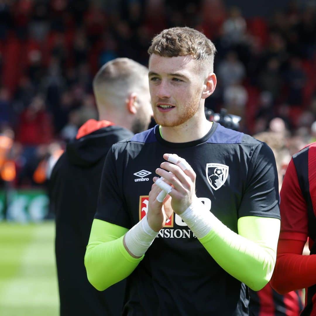 AFCボーンマスさんのインスタグラム写真 - (AFCボーンマスInstagram)「Happy 20th birthday @marktravers1 🥳 What a month it has been 🙌 #afcb 🍒」5月18日 20時47分 - afcb