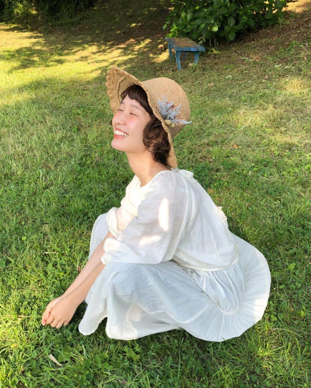 柴田紗希さんのインスタグラム写真 - (柴田紗希Instagram)「＊発表＊ 「chaco×shibasaki」 今年もコラボが決定しました！ 去年たくさんのみんなが喜んでくれた chacoコラボ、大好きなお花と大好きなアクセサリーたちと、第2弾が本当に嬉しいです✨😭🌷 発売日は5月30日！！！ 今回は全部で5種類あるのだけど、 明日またアイテムたちをどどんと紹介するね！ わあぁ、本当に嬉しい。 すごく綺麗で可愛いアイテムできたので楽しみにしておって下さい！ めちゃくちゃ気持ち込めてます！ どきどきわくわく。。。 絶対みんなに似合うーーー❤️ #chaco @chacophotos @wacochaco  #しばさきコラボ」5月18日 21時00分 - shibasaaki