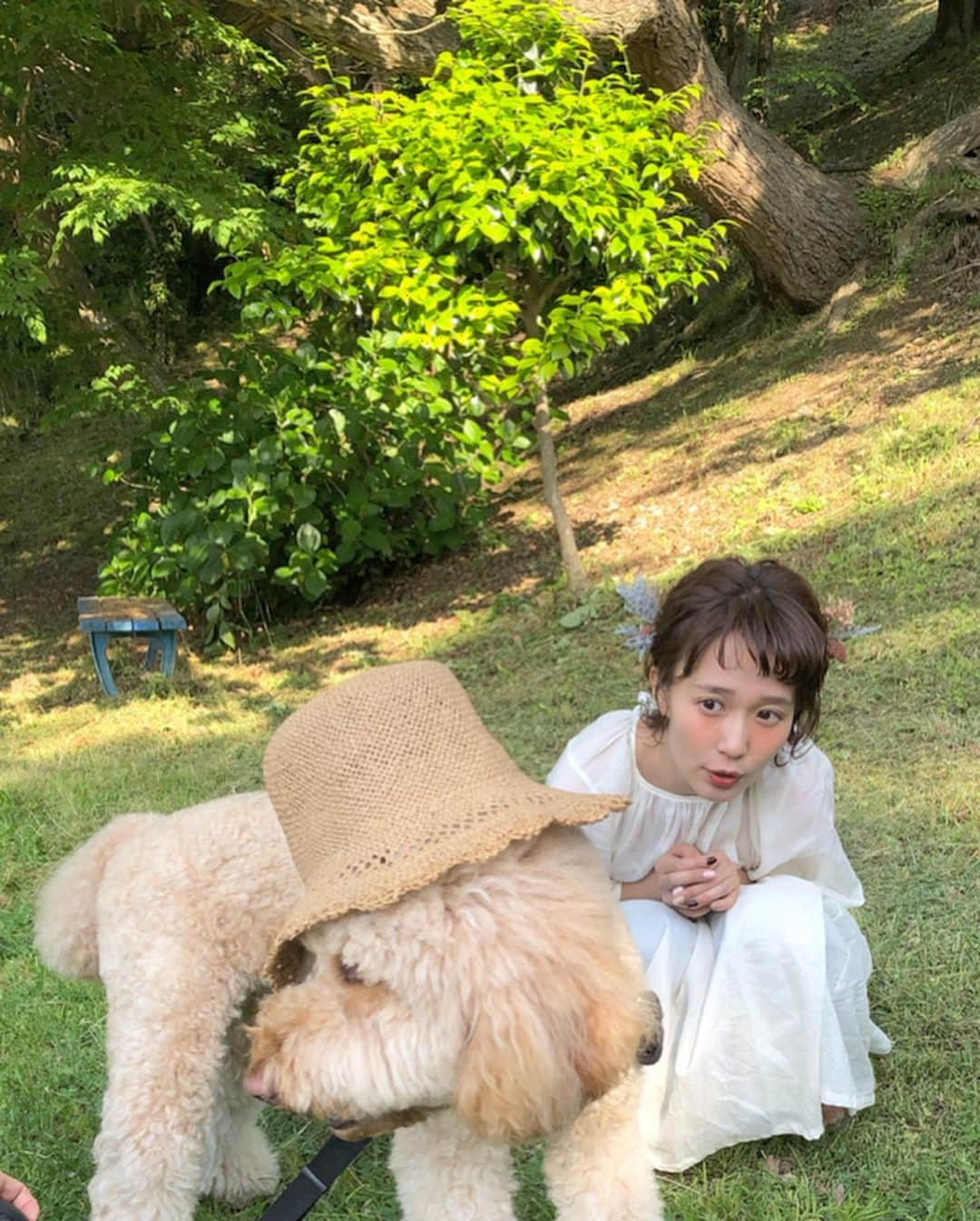 柴田紗希さんのインスタグラム写真 - (柴田紗希Instagram)「＊発表＊ 「chaco×shibasaki」 今年もコラボが決定しました！ 去年たくさんのみんなが喜んでくれた chacoコラボ、大好きなお花と大好きなアクセサリーたちと、第2弾が本当に嬉しいです✨😭🌷 発売日は5月30日！！！ 今回は全部で5種類あるのだけど、 明日またアイテムたちをどどんと紹介するね！ わあぁ、本当に嬉しい。 すごく綺麗で可愛いアイテムできたので楽しみにしておって下さい！ めちゃくちゃ気持ち込めてます！ どきどきわくわく。。。 絶対みんなに似合うーーー❤️ #chaco @chacophotos @wacochaco  #しばさきコラボ」5月18日 21時00分 - shibasaaki