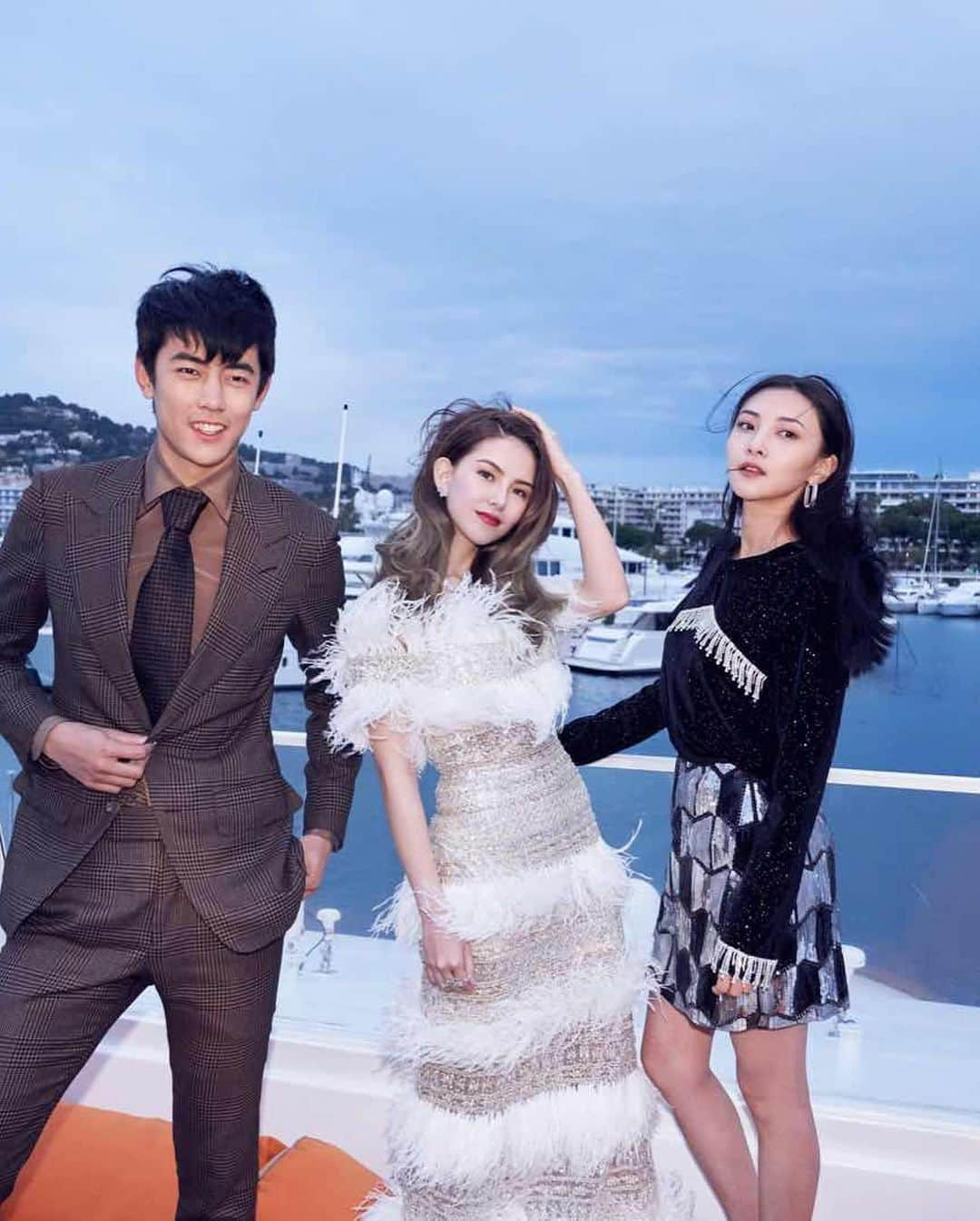 ハンナ・クインリヴァンさんのインスタグラム写真 - (ハンナ・クインリヴァンInstagram)「At Bazaar movie night with my folks 🖤🖤🖤 #cannesfilmfestival #cannes #bazaar #movie」5月18日 21時08分 - hannah_quinlivan