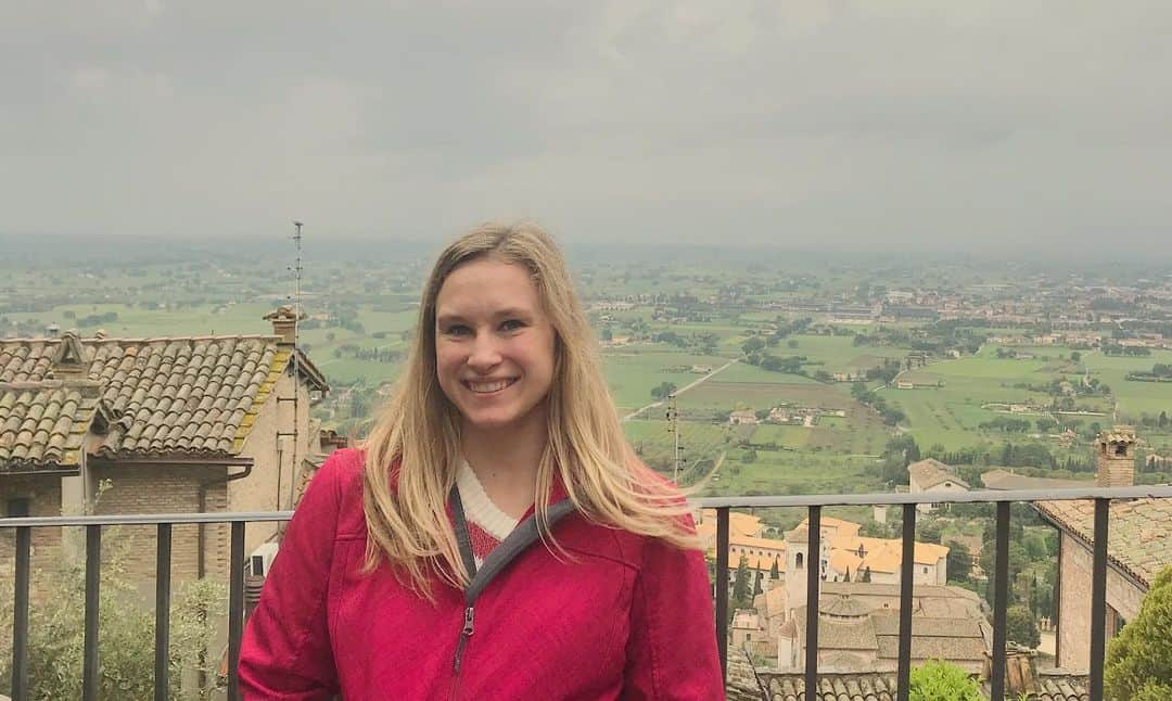 ブレナ・ダウエルのインスタグラム：「A rainy day in Assisi...such a beautiful place 💛」