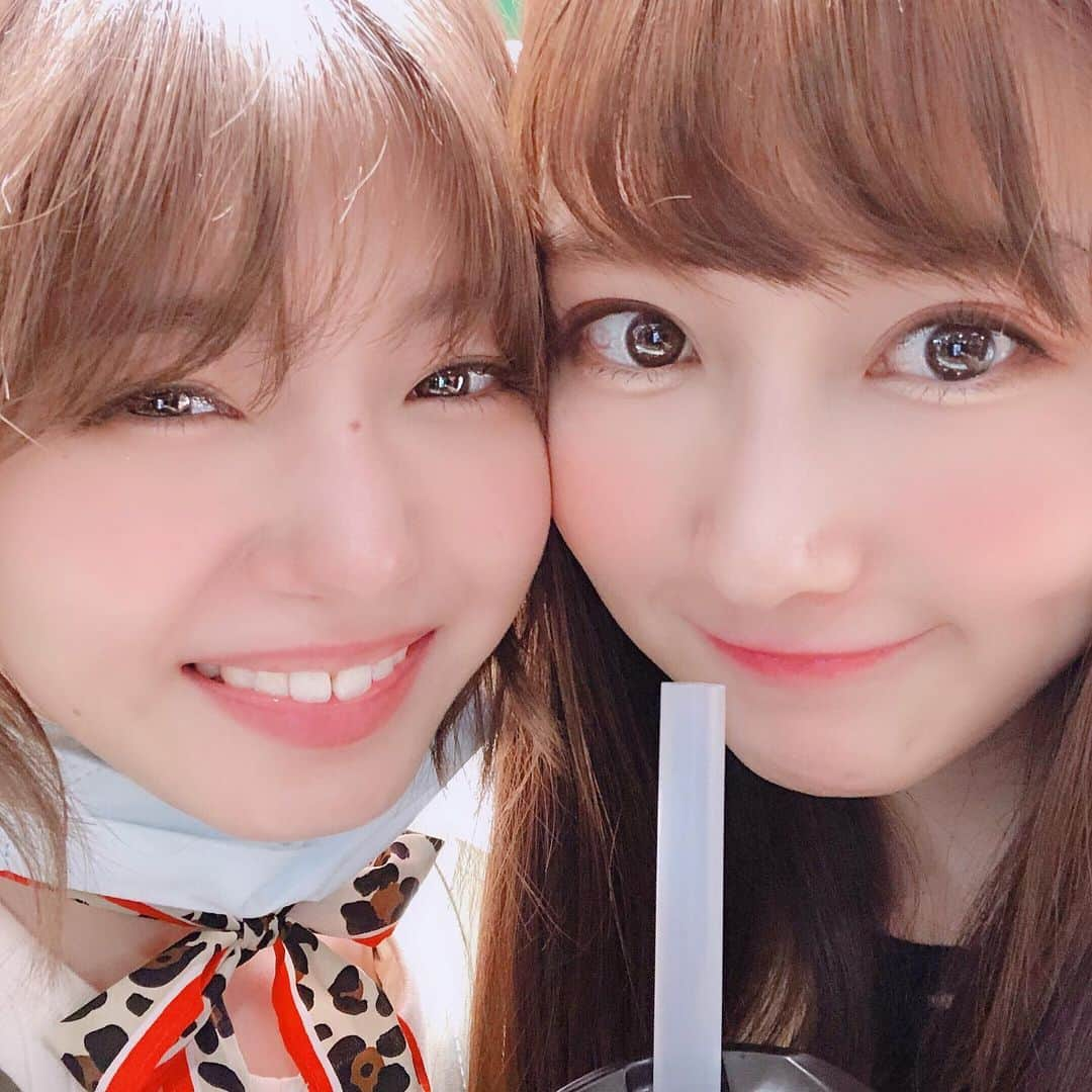 矢倉楓子さんのインスタグラム写真 - (矢倉楓子Instagram)「🥺🌟 タピオカは 関係ないけど、 スタバのストロベリーベリーマッチフラペチーノホワイト大好きなのに 終わっちゃったね💌 (ロイヤルミルクティーフラペチーノも美味しいけど😣) 私はレッドよりホワイトが好きだった🥰みんなはどっち派？？♡ 新作の #プリンアラモード も早く飲まなきゃ🙄  #タピオカ巡り  #宣喜茶 #黒糖タピオカラテ  #nineteentea #黒糖タピオカ  #commatea  #焦がし黒糖タピオカラテ  #宇治抹茶タピオカ  #starbucks  #ロイヤルミルクティーフラペチーノ  #ストロベリーベリーマッチフラペチーノ レッド #ストロベリーベリーマッチフラペチーノホワイト  #珍珠堂  #黒糖タピオカラテ」5月18日 21時18分 - fufu_ice