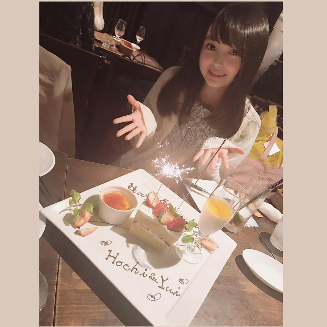 樋渡結依さんのインスタグラム写真 - (樋渡結依Instagram)「今年も中学からの親友が誕生日をお祝いしてくれたよ😊嬉しかった〜💓 いつもありがとうー感謝です😭 ご飯もケーキ🍰も美味しかったなぁ〜🤗 #誕生日会は楽しい #誕生日プレゼントありがとう🎁  #みんなの誕生日は倍返し  #遅くなってごめんねー  #花火がきれい #おばあちゃんになっても友達でいてね」5月18日 21時30分 - yui_hiwatashi0430