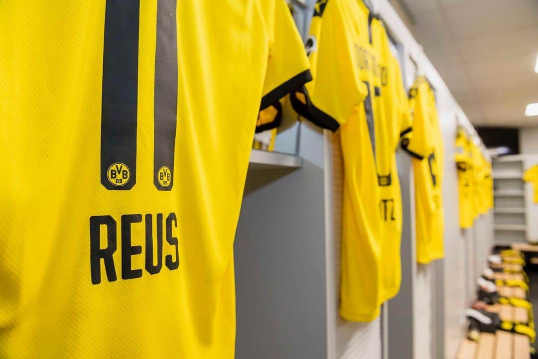 ボルシア・ドルトムントさんのインスタグラム写真 - (ボルシア・ドルトムントInstagram)「💪 Your #bvb team to take on @borussia Mönchengladbach this afternoon: Bürki - Delaney -Sancho - Götze - Reus - Guerreiro - Akanji - Pulisic - Piszczek - Witsel - Weigl  #borussiadortmund #dortmund #matchday #bvb #spieltag #bundesliga #bmgbvb #borussia #💛 #⚽️」5月18日 21時32分 - bvb09