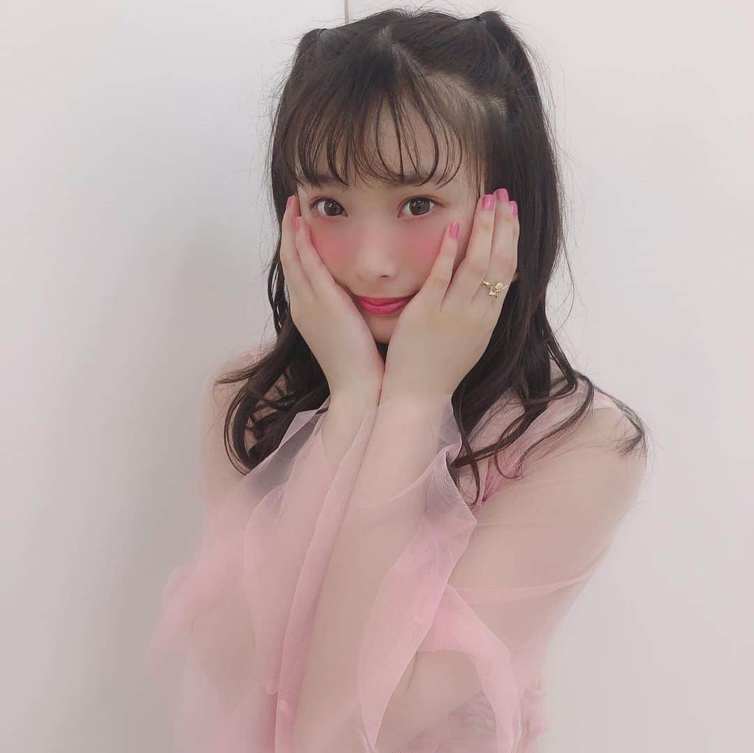 梅山恋和さんのインスタグラム写真 - (梅山恋和Instagram)「#557 #LARME #ラルム #オフショット🎀 #ピンクメイク #加藤ナナさん #いつもと違うココナ #好きですか…？😳💞 #おもち映え」5月18日 21時51分 - cocona_umeyama