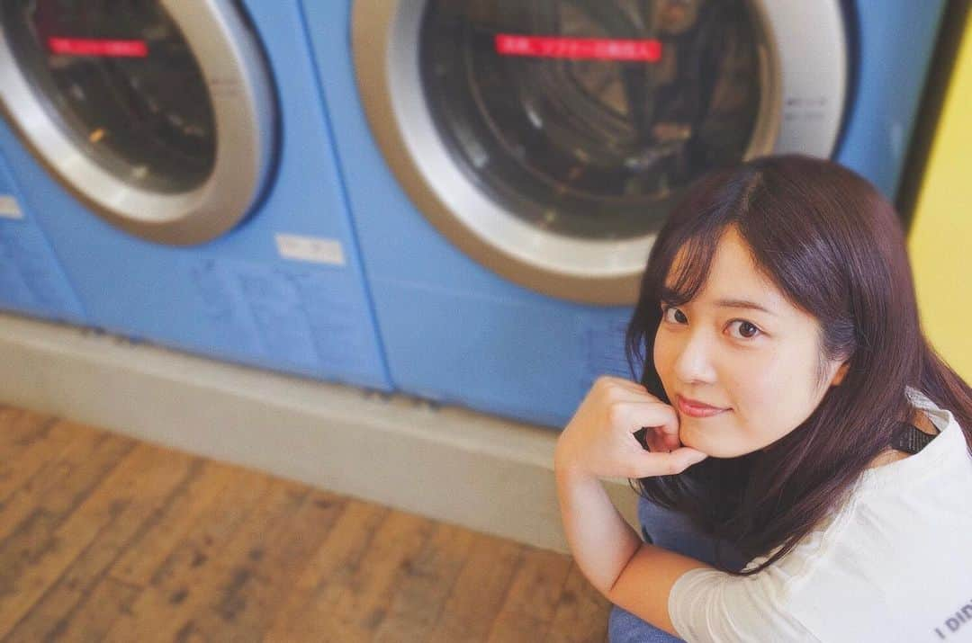 真原彩さんのインスタグラム写真 - (真原彩Instagram)「﻿ ﻿ ﻿ コインランドリーに行ってきたよ✨ ﻿ ﻿ 初めてだったから不安だったけど 店員さんが親切でよかった！ ﻿ ﻿ ﻿洗い上がりはふかふかでした✨ また行こうー🏃‍♀️ ﻿ ﻿ ﻿ ﻿ ﻿ ﻿ ﻿ ﻿ ﻿ ﻿ ﻿ #コインランドリー #作品撮り  #被写体 #jpn  #impression_shots  #japanesemodel  #その瞬間に物語を  #jp_portrait部  #お写んぽ  #カメラ好き  #jp_mood  #ポートレート撮影  #ポートレート部  #ポートレートモデル #ポートレート女子 #daily_photo_jpn  #カメラのある生活  #portraitofjapan  #東京カメラ部  #hueart_life #smile_jp  #photogram_archive  #pt_life_  #japan_portrait_club  #デジタルでフィルムを再現したい  #ポトレ  #일본인  #팔로우 ﻿ ﻿」5月18日 21時54分 - sanahara_aya