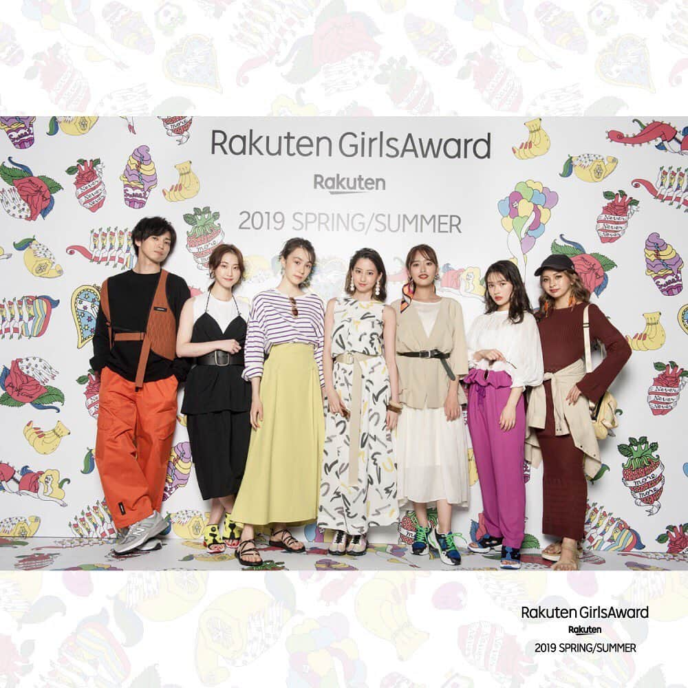 ガールズアワードさんのインスタグラム写真 - (ガールズアワードInstagram)「. ---------------------------------------------- Rakuten GirlsAward 2019 SPRING/SUMMER🌈 ---------------------------------------------- . 3rd SHOW WE ♡ SNEAKER one spo Stradivarius EVRIS . 2019年5月18日(土) 幕張メッセ9〜11ホール . #WELOVESNEAKER #onespo #Stradivarius #EVRIS @onespoofficial @stradivarius @evris_official #GirlsAward#RakutenGirlsAward2019SS #ガルアワ#ガーズアワード#集合写真」5月18日 22時00分 - girlsaward_official