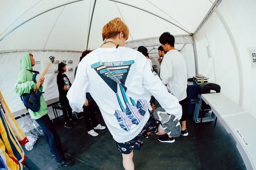 GENさんのインスタグラム写真 - (GENInstagram)「2019.05.18 『METROCK2019 OSAKA』 メトロック大阪ありがとうございました。来週もよろしくお願いします。 最後の写真、風が強くてみんな髪型面白い。 photo by @junpeihiyoshi」5月18日 22時02分 - 04genls