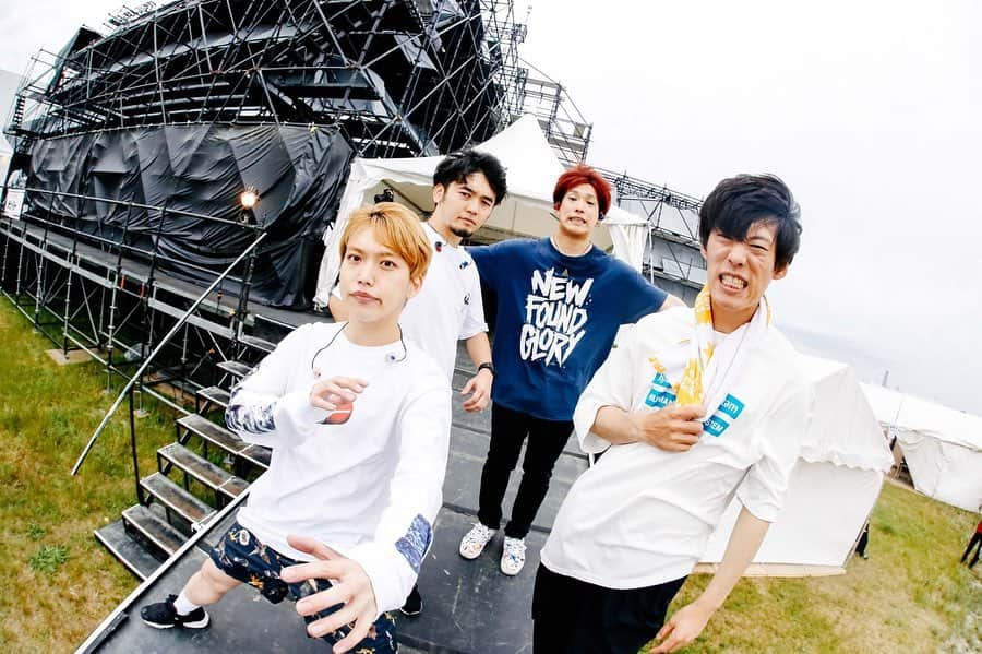 GENさんのインスタグラム写真 - (GENInstagram)「2019.05.18 『METROCK2019 OSAKA』 メトロック大阪ありがとうございました。来週もよろしくお願いします。 最後の写真、風が強くてみんな髪型面白い。 photo by @junpeihiyoshi」5月18日 22時02分 - 04genls