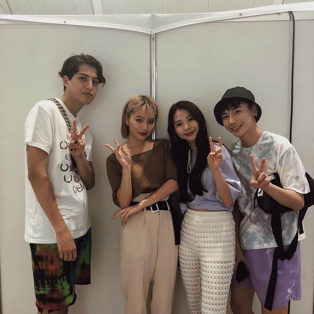 浪花ほのかのインスタグラム：「、 、 、  #GirlsAward ありがとうございました！  オフショで、大好きなけみおさんとミチちゃんよしあき君とお写真撮っていただきました🤭  タカラモノです♩♪ｱｹﾞ  あと安定ののあちゃとなちょすちゃん！ありがとうございました🤣」