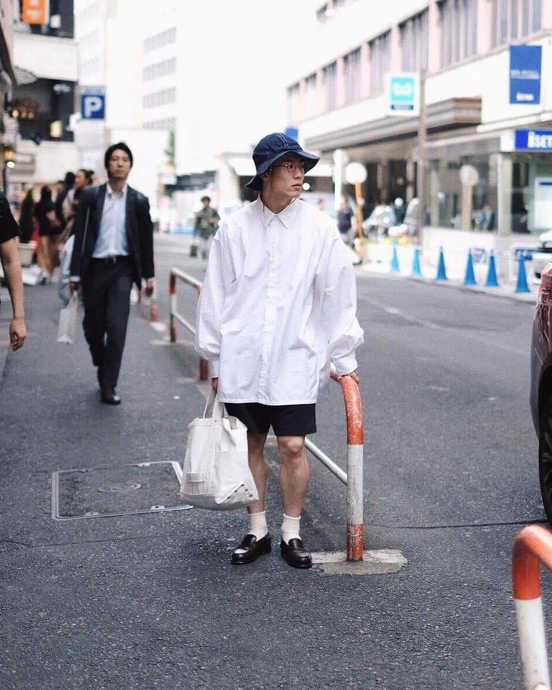 yukiのインスタグラム：「ㅤㅤㅤㅤㅤㅤㅤㅤㅤㅤㅤㅤㅤ 今日最初に被ってたのは、 スナフキンになれるバケットハット #orslow  #buddyoptical  #henderscheme  #graphpaper  #thomasmason  #lechoppe  #auralee  #jmweston #jmweston180  #yaeca」