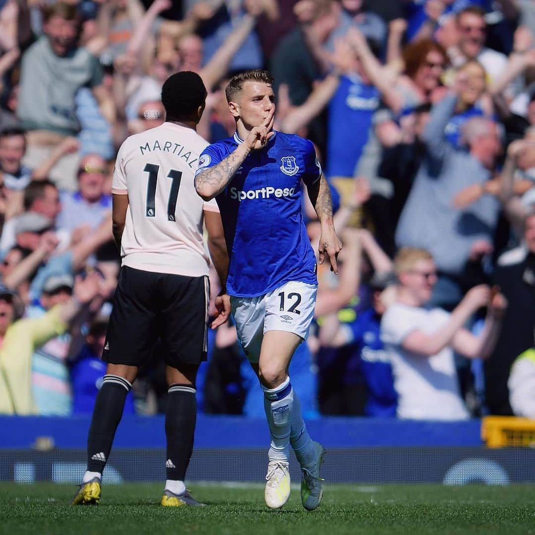 エヴァートンFCさんのインスタグラム写真 - (エヴァートンFCInstagram)「A ⭐️ of the season. So much 💙 for @lucasdigne! • • • #digne #lucasdigne #leftback #LB #defender #france #magic #star #everton #efc #coyb #blues #toffees #nsno #pots #goodisonpark #pl #premierleague」5月18日 22時27分 - everton