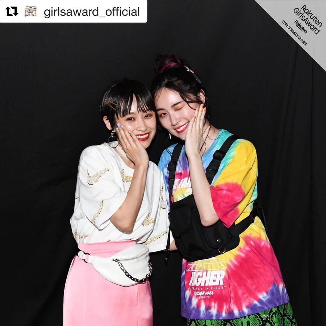 高橋愛さんのインスタグラム写真 - (高橋愛Instagram)「@girlsaward_official ❤️ ㅤㅤㅤㅤㅤㅤㅤㅤㅤㅤㅤㅤㅤ ありがとうございました😊🙏🏻 可愛い可愛い 松井珠理奈ちゃんが 裏でも 色々まとめてくれたり 教えてくれました😭🙏🏻💕 流石だぁね！ ありがとぉ😹 ㅤㅤㅤㅤㅤㅤㅤㅤㅤㅤㅤㅤㅤ そして、またまた @nylonjapan さんのステージ ㅤㅤㅤㅤㅤㅤㅤㅤㅤㅤㅤㅤㅤ @atmos_japan さんのステージに 出させていただけて 幸せでした！ ㅤㅤㅤㅤㅤㅤㅤㅤㅤㅤㅤㅤㅤ 応援してくださったみなさんも ありがとうございました！！！ ㅤㅤㅤㅤㅤㅤㅤㅤㅤㅤㅤㅤㅤ #Repost @girlsaward_official ・・・ . ---------------------------------------------- Rakuten GirlsAward 2019 SPRING/SUMMER🌈 ---------------------------------------------- . #高橋愛 さん #松井珠理奈 さんをステージ裏でキャッチ💓✨ とっても素敵なランウェイでした😍🎉 . #GirlsAward #RakutenGirlsAward2019SS #ガルアワ #ガールズアワード #オフショット」5月18日 22時35分 - i_am_takahashi