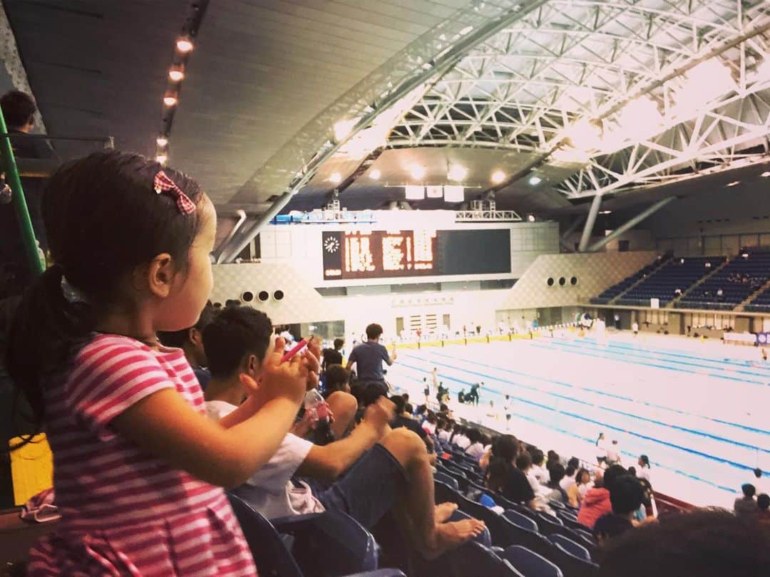 のインスタグラム：「We went to watch Japan national pool Lifesaving championship. DAY1. 館山サーフクラブ、世田谷スイミングアカデミー、世田谷ベーシック＆セーフティスイミングなどなどの応援。でも選手みんな頑張っていたのでみんなの応援に行ってきた感じ(^^) 運営スタッフに感謝。 皆さん明日も頑張って❗️ #lifesaving  #pool #nationals #観戦 #夕方から」